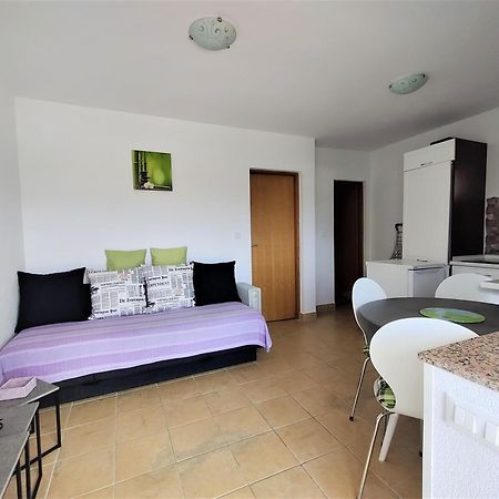 Apartman Kristina Vrbnik Exterior photo